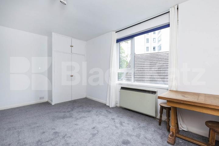 Newly Carpeted self contained Studio located in the heart of Crouch end Crescent Road, Crouch End 